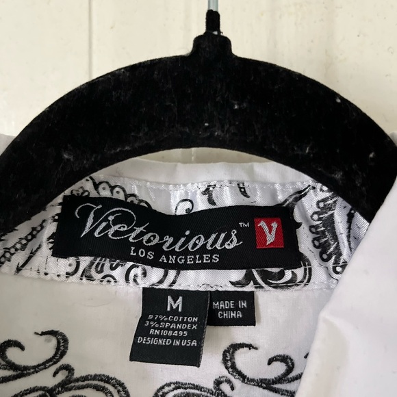 Victorious Los Angeles Western Bull Fighting Button-down Shirt - Picture 3 of 10